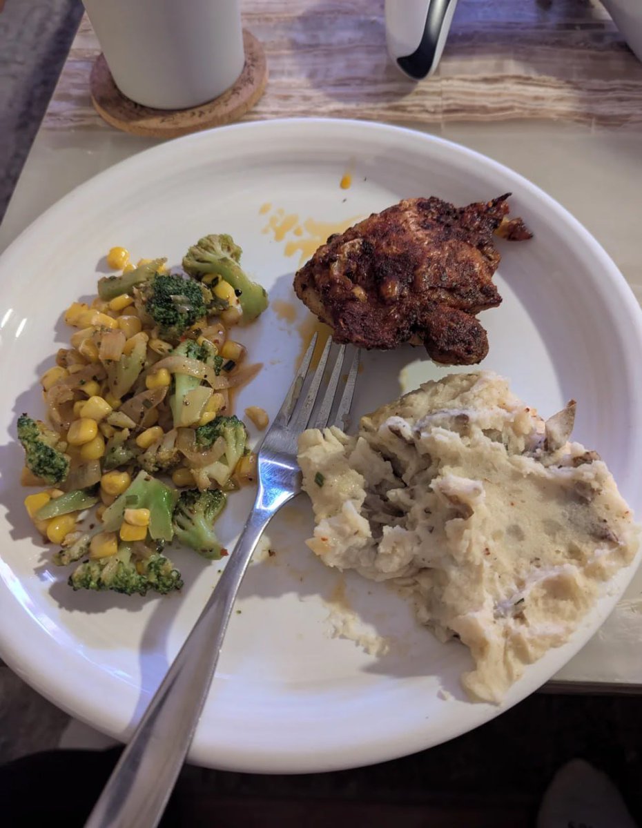 BackOnTrackDUI's tweet image. Now is your dinner time, dear, please remember to eat on time and maintain good eating habits