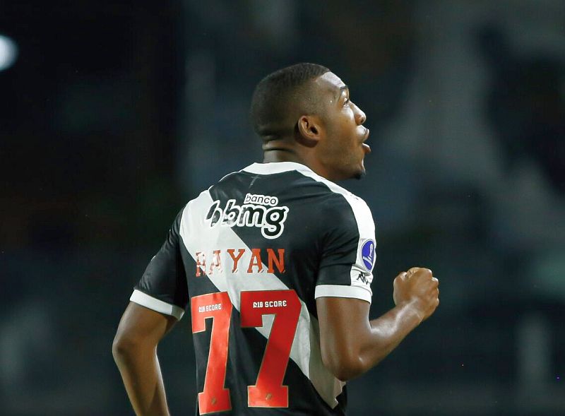 Rayan - last 6 Brasileirão games:

vs Flamengo ⚽️
vs Cruzeiro ⚽️⚽️
vs Palmeiras ❌
vs Vitória ⚽️⚽️
vs Fortaleza ⚽️
vs Fluminense ⚽️

The 19-year-old Vasco academy graduate is on fire. Pace, power, bravery &amp; ball striking. One of my favourite Brazilian prospects. 🔥