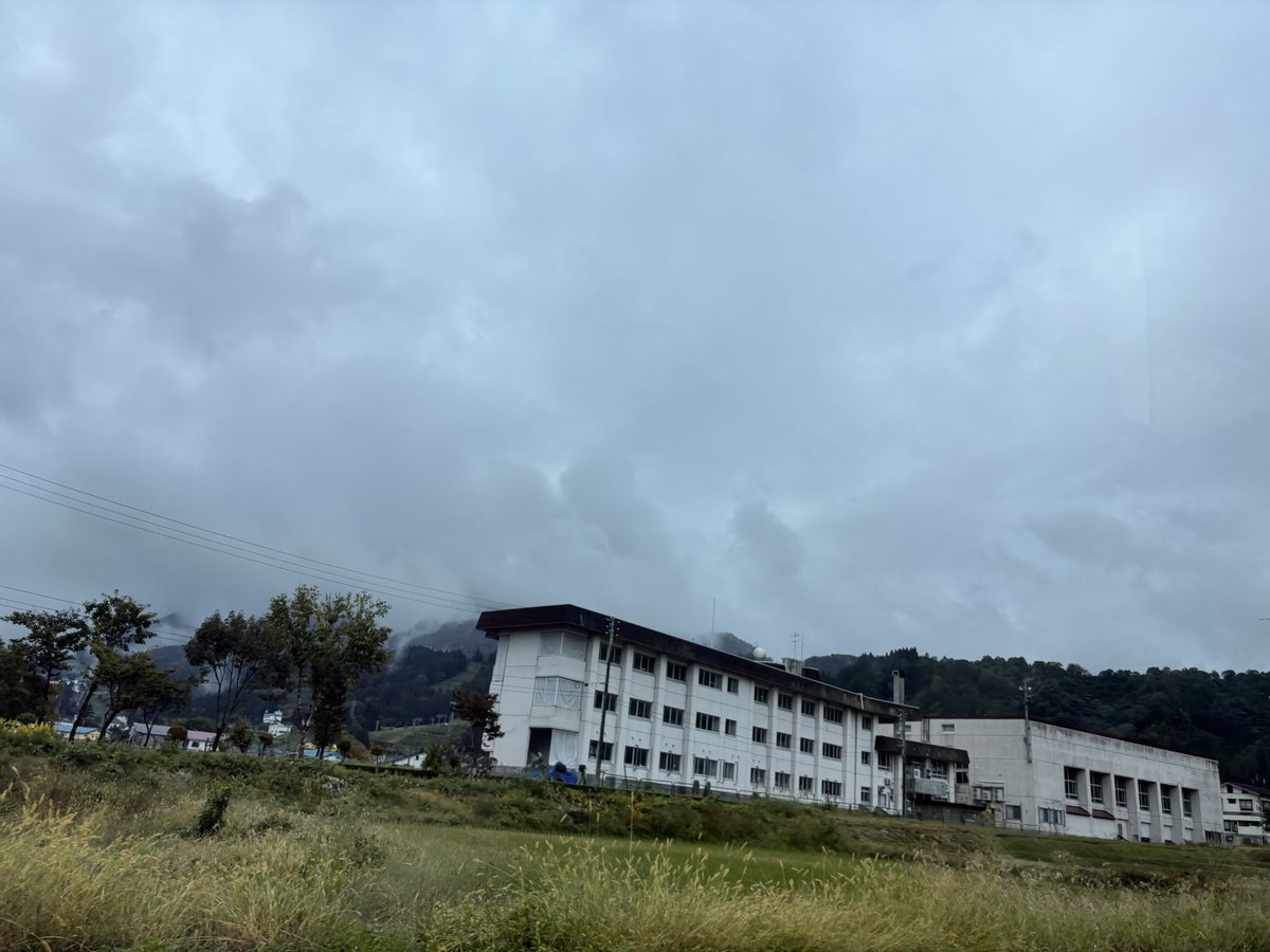 山から立ち上る霧がすっげえから撮りたかったんだけど雲にしか映らない