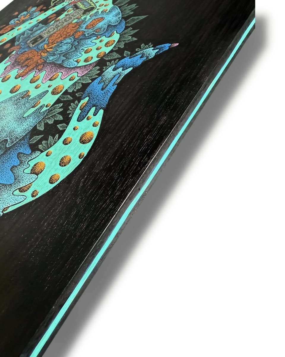 Godzilla x Ninja
サイズ　420mm x 594mm
wood panel,ink

allagestokyo.buyshop.jp

忍者🥷が頼んだカメラマン📸が撮る究極な一枚シリーズ。
緊張感と期待感ある構図が最高です。