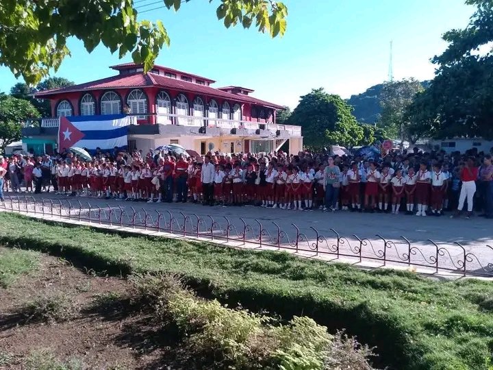 AbelTamayo37871's tweet image. Homenaje esta mañana en #BueyArriba por el día de la cultura cubana.
#PoderPopular
#LaPatriaEnMiVoz