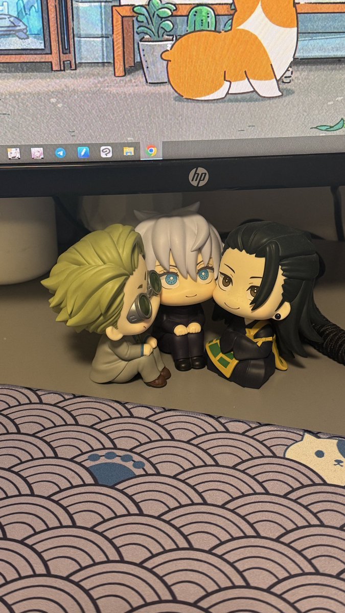 my mom made them snuggle 😭😭💕💕