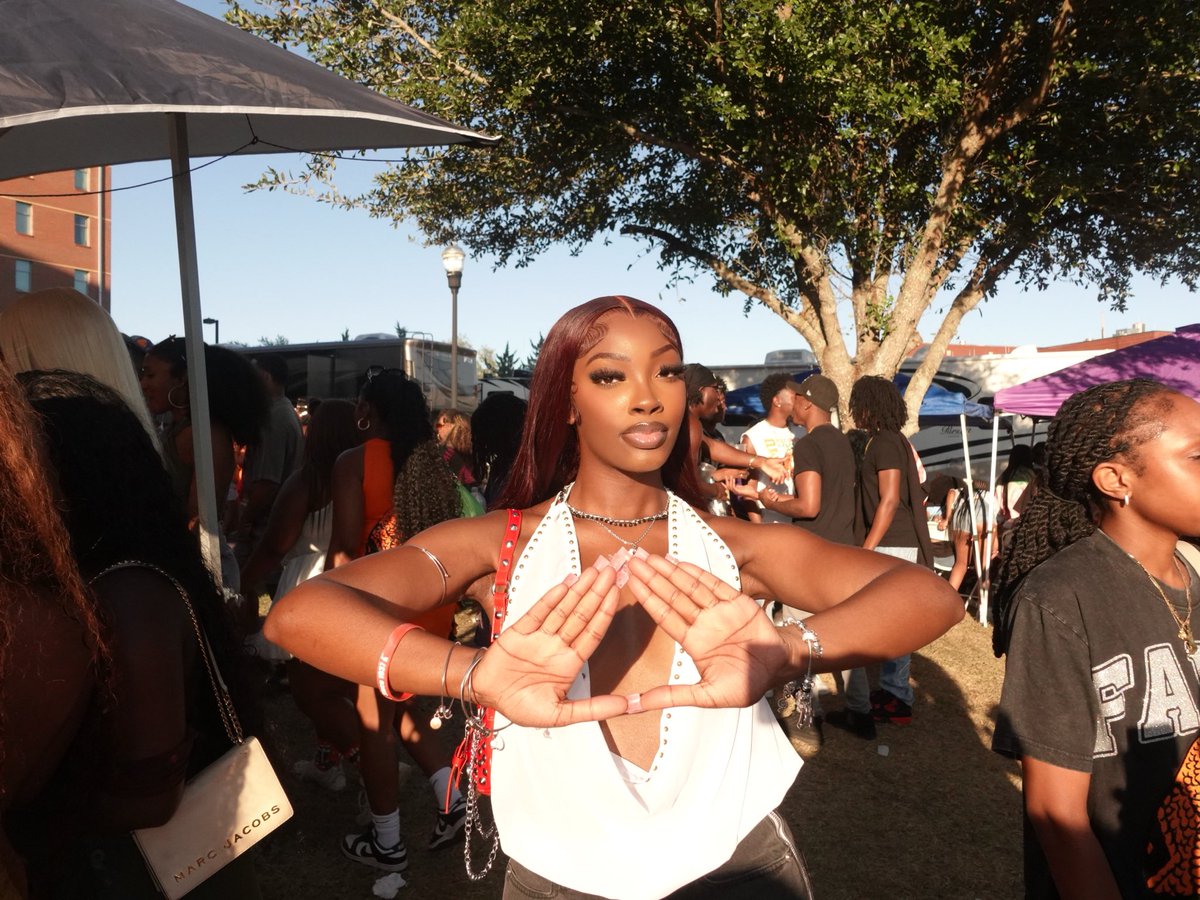 youngdani7's tweet image. it’s always good to be home🧡💚 #famuhomecoming