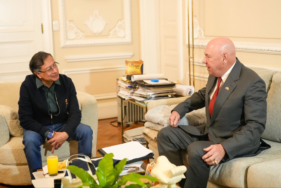infopresidencia's tweet image. 🇨🇴🇺🇸 #AEstaHora | El Presidente @PetroGustavo sostiene en la @Casa_Narino una reunión con John McNamara, encargado de Negocios de la Embajada de los Estados Unidos.
