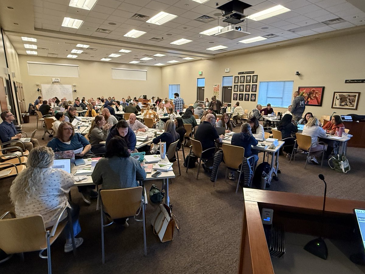Jess_hannigan's tweet image. Taking Behavior Solutions to the amazing educators from the Cache County School District in Logan, UT! #behaviorsolutions @SolutionTree @JohnHannigan75