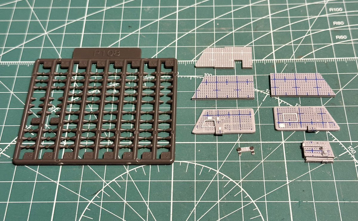 千葉しぼり復活祭のコンテスト枠も当選したのでテーマ「#大砲」を考えてみる。
SWで大砲‥デス･スターも大砲って言えば大砲なんだけどらしさで言えばAV-7対ビークル砲かなぁ？でもキットないしなぁ‥
そんな時見かけたスレッド
#キットがないなら自分で作ればいいじゃない
久しぶりにやってみますか‥