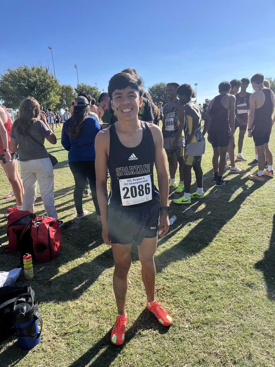 RubyGarzaDISD's tweet image. Congratulations to our @dallasschools @wwsamuell Senior Eduardo Rangel for advancing to the Regional Cross Country Championship! We are super proud of you! 🥳 🏃♂️ @Region1DISD @LauraRubioGarza @IrishLatina09 + Thank you Samuell HS @dallasathletics Coaches Valles & Valles