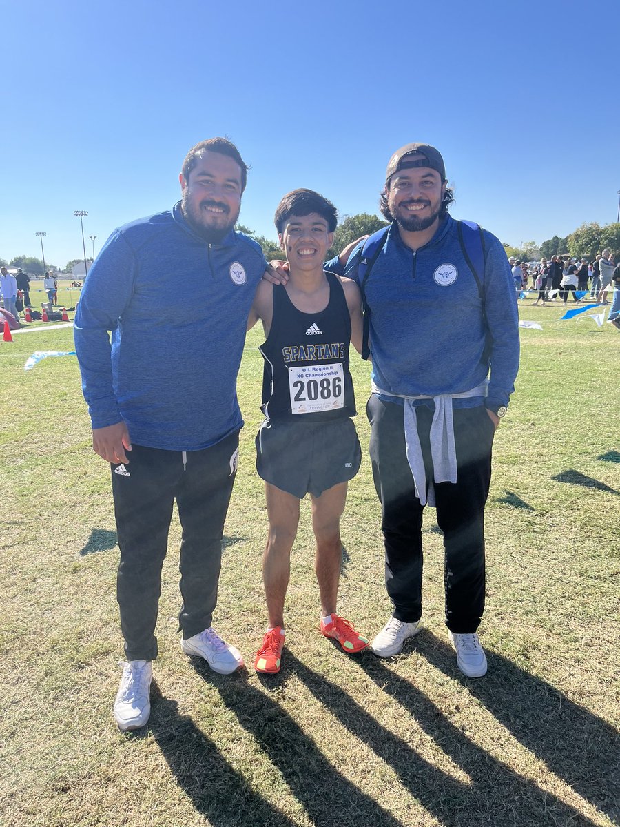 RubyGarzaDISD's tweet image. Congratulations to our @dallasschools @wwsamuell Senior Eduardo Rangel for advancing to the Regional Cross Country Championship! We are super proud of you! 🥳 🏃♂️ @Region1DISD @LauraRubioGarza @IrishLatina09 + Thank you Samuell HS @dallasathletics Coaches Valles & Valles