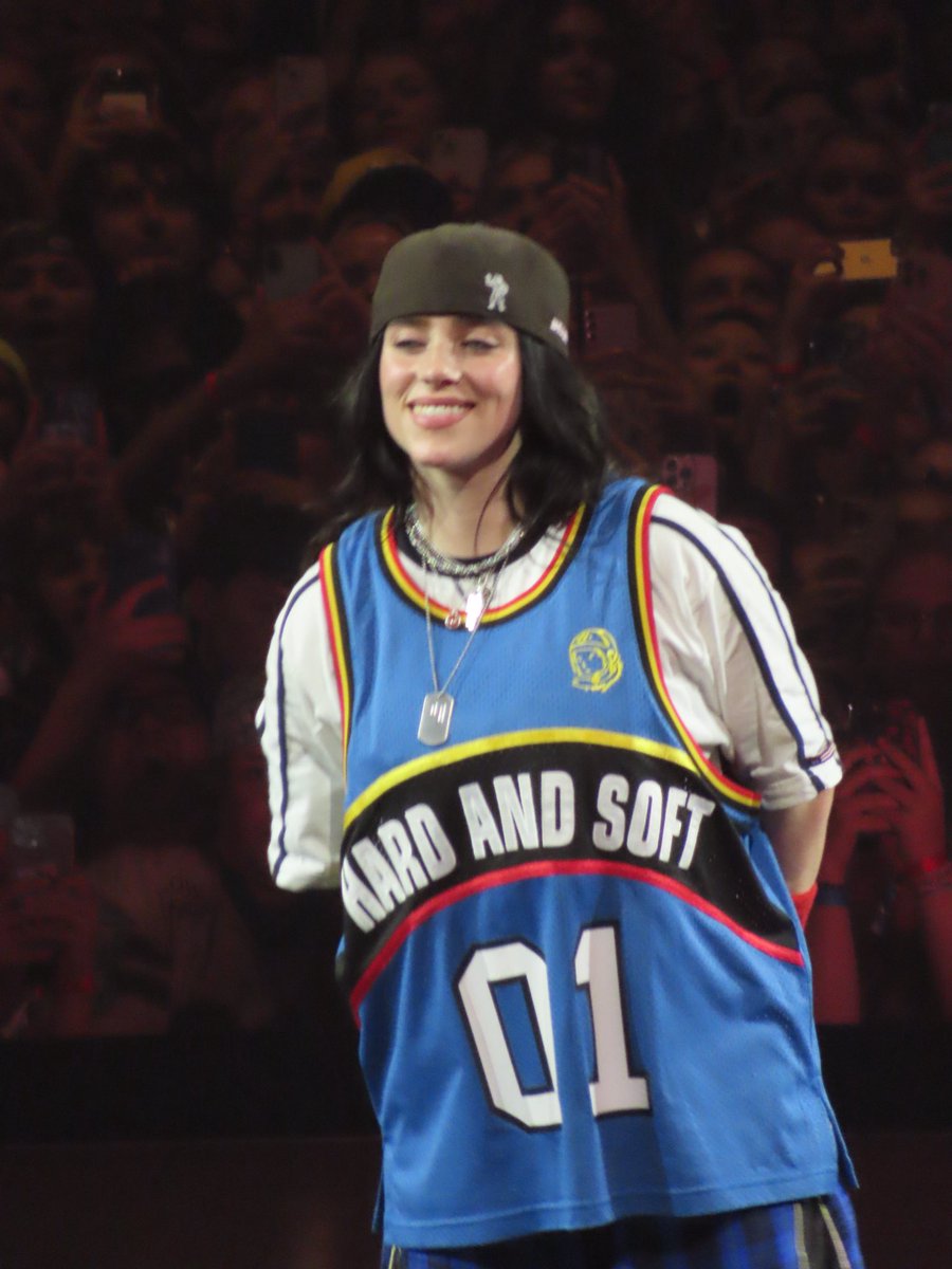 bittersuitee's tweet image. billie coming back to manchester confirmed xx