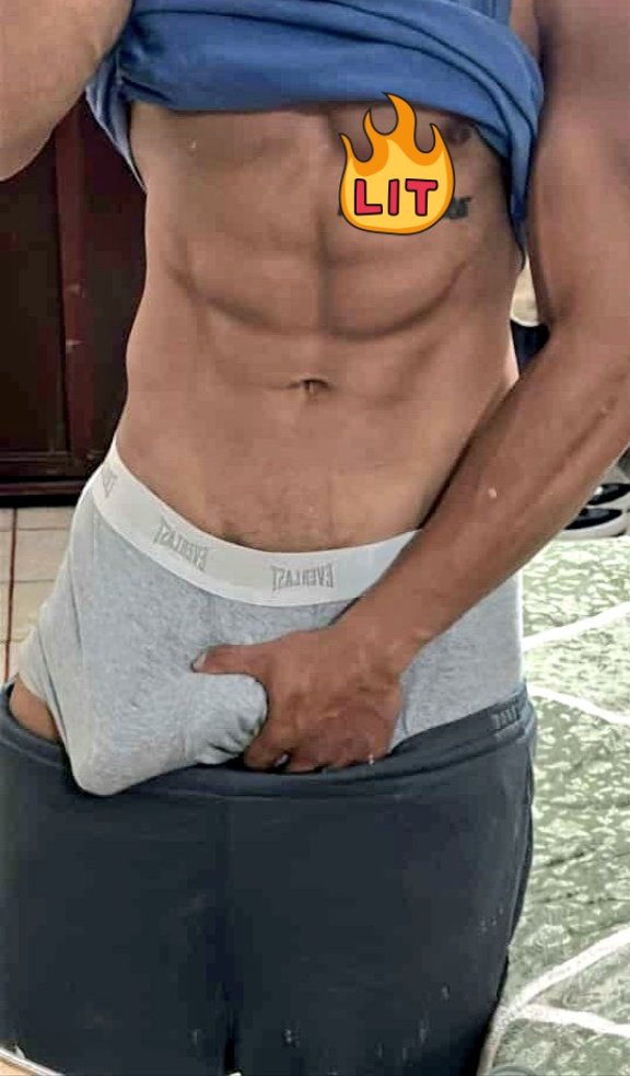 En el jale  /  en la casa después de ver tantos culos en el jale...🍆😈

🔓Grupo abierto para mi Telegram, enviame DM🔥🤤🥵
