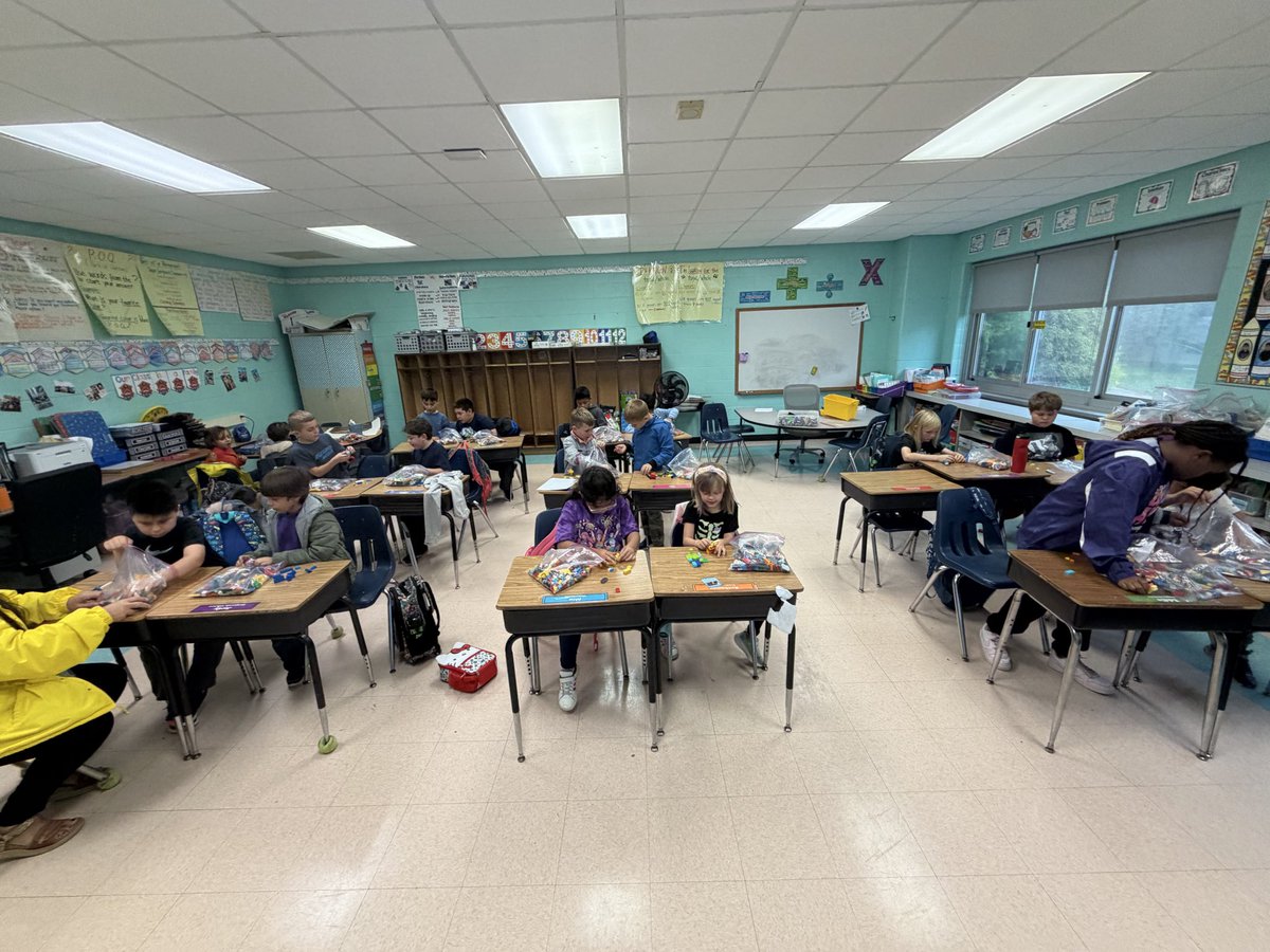 MrHeeter's tweet photo. Fall enrichment is back! HB students were hard at work today during our Lego club. Students learned to engineer builds and were able to meet new friends! #WeAreHB #HBStrong @HamptonBaysES https://t.co/JsogaEcffC