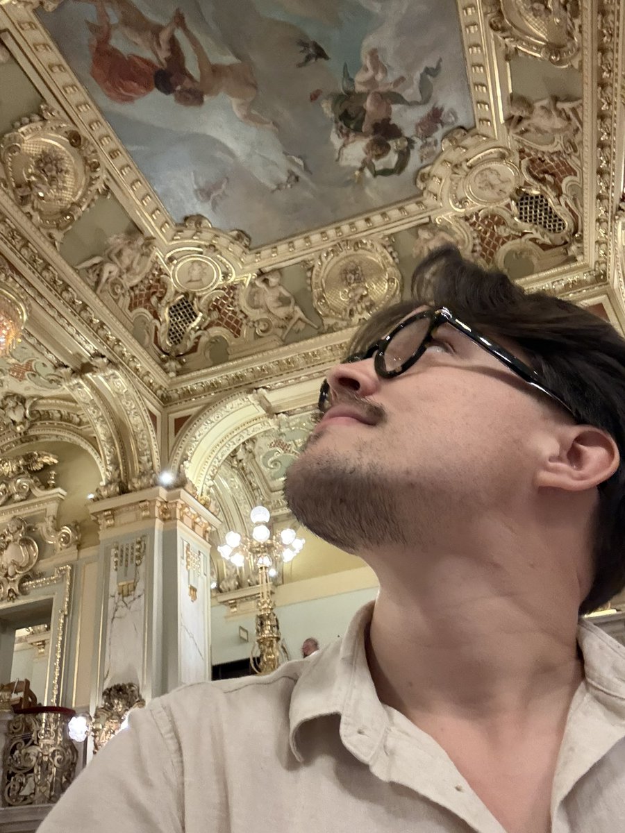 JayCircus's tweet photo. #NewYorkCafeBudapest ✨🪽☕️ https://t.co/wxWfsPf3Hq