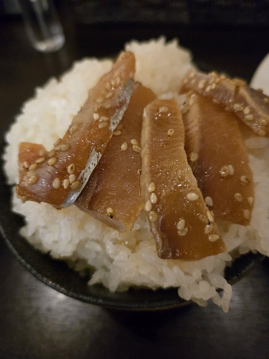 おはようございます！

さかな、さかな、さかな～、魚を食べよ～う！

ってな訳で、カンパチ漬け丼！

うん、食欲の秋は続くよ、どこまでも。
なんてね。

それでは、皆様、良い一日を！