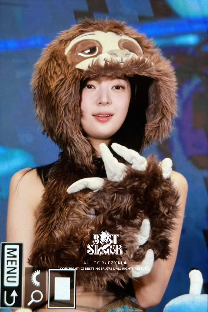 itzypopbase's tweet image. Today is International Sloth Day.