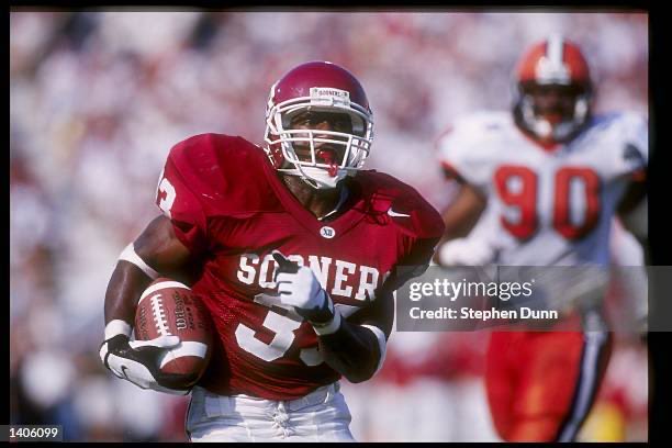 Two RBs in the family played at OU Uncle Patrick Collins and cousin DeMond Parker. Could be the 3rd one coming… Family legacy 🧬🧬🧬🔴⚪️ #BoomerSooner <a href="/DeMarcoMurray/">DeMarco Murray</a> <a href="/CoachWilsonOU/">Darrian Wilson</a> <a href="/CoachVenables/">Brent Venables</a> <a href="/OU_Football/">Oklahoma Football</a> <a href="/JerryRicke/">Jerry Ricke</a> <a href="/LCStulsa_FB/">Lincoln Christian Football</a> <a href="/247recruiting/">247Sports Recruiting</a> <a href="/Rivals/">Rivals</a>