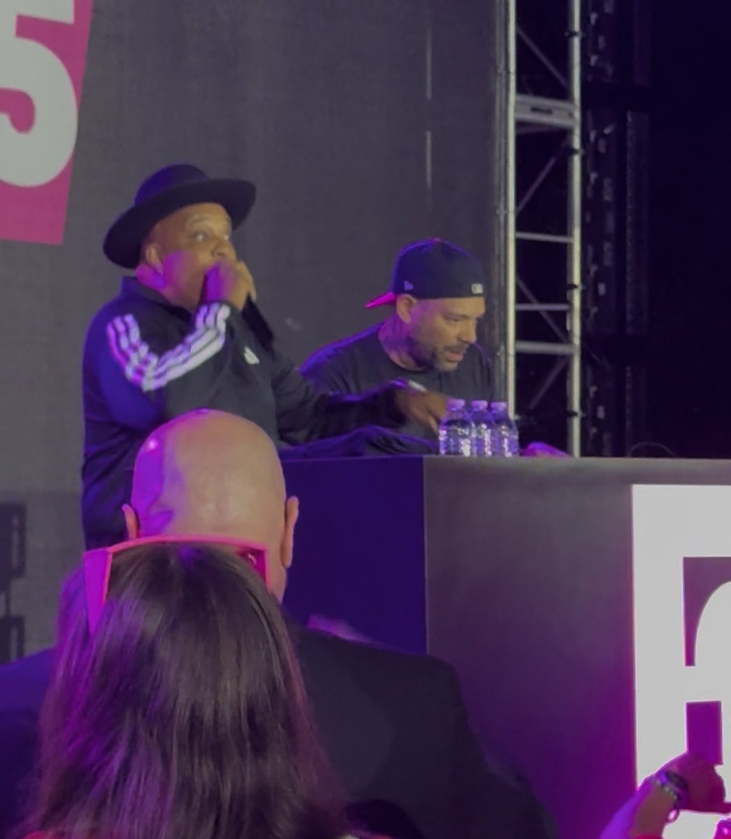 Chels_LA's tweet image. Here’s what I love about Innovate25: it’s smart and fun.
Strategy sessions by day, celebration DJ’d by @RevRunWisdom by night - and this crowd came ready to party.
Fr more fun, follow @TMobileBusiness
T-Mobile for Business Partner