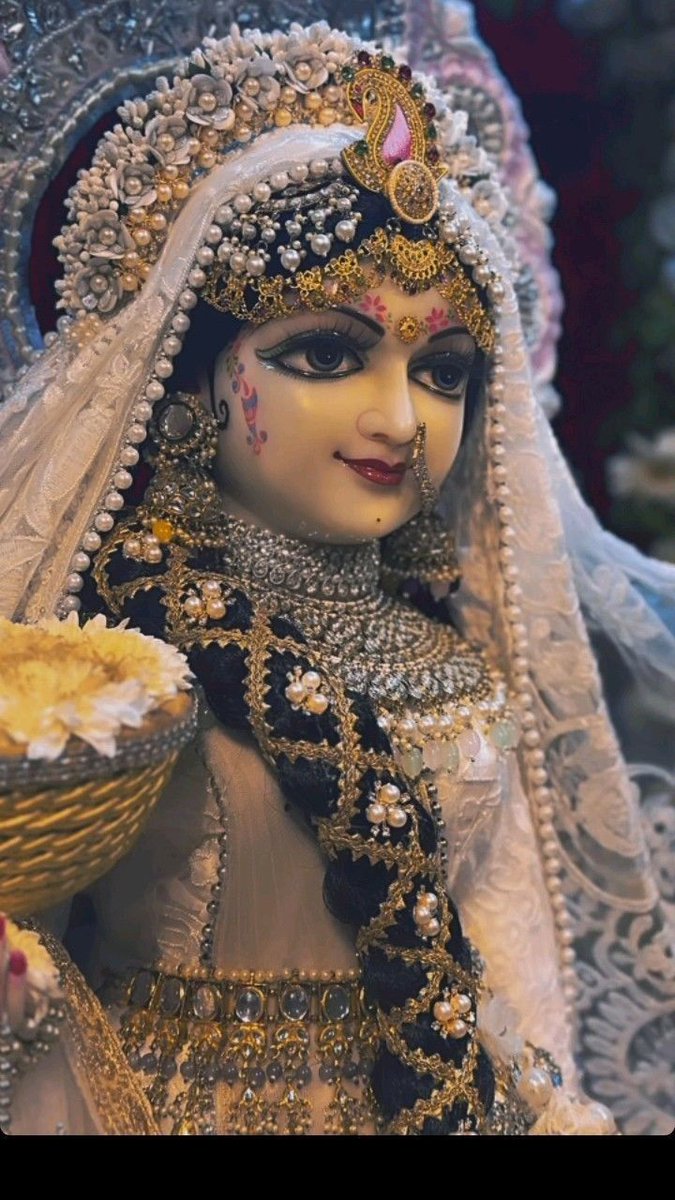 smaurya08's tweet photo. शुभ प्रभात ।
जीवन का आनन्द केवल राधा रानी के चरणों में ही है। 
प्रेम से बोलो राधे राधे।। https://t.co/2F4grymSUy