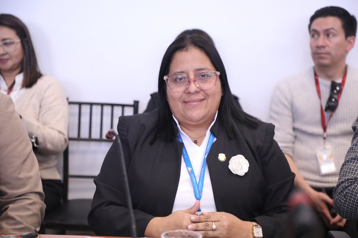 LorenaRosadoS's tweet photo. Seguimos adelante con la ayuda de Dios, desde la Comisión de Soberanía Alimentaria y Desarrollo del Sector Agropecuario y Pesquero abordamos temas clave para fortalecer el campo ecuatoriano.

En Comisión General, recibimos valiosos aportes para el Proyecto de Ley de Desarrollo Agropecuario, que busca impulsar el progreso y bienestar de nuestras familias rurales.

¡Que el Señor bendiga siempre al Guayas y a nuestro querido Distrito 4! 🌾🇪🇨

Mientras haya vida, hay esperanza. ✨