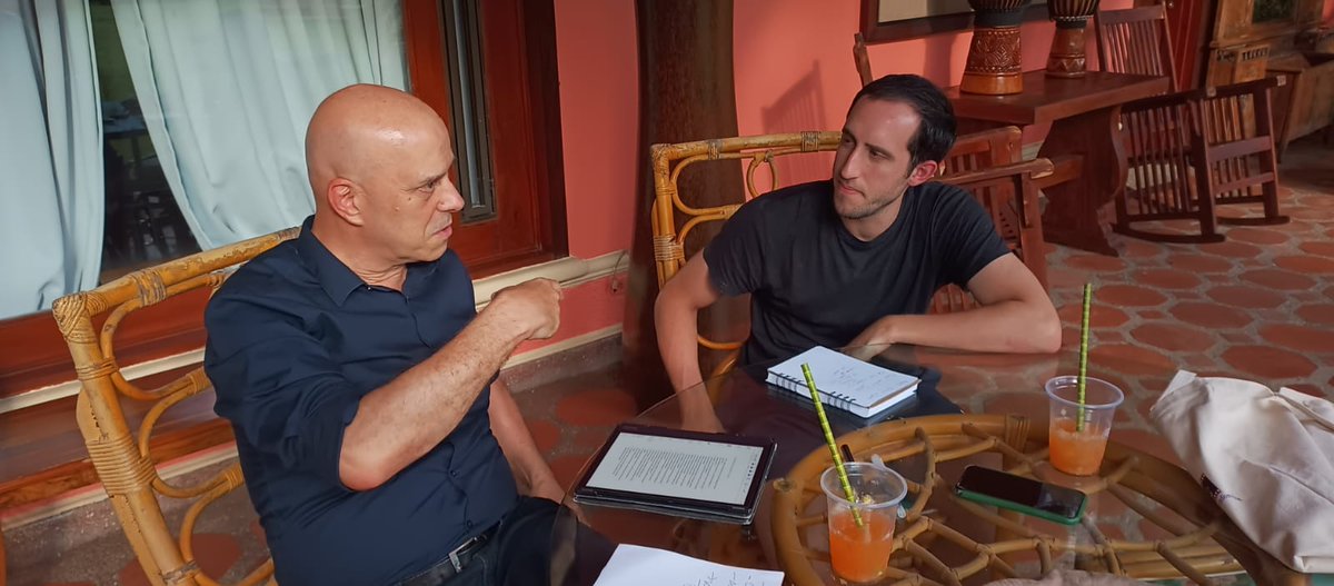 Hoy termina la primera cohorte del #LabGuion2025. 8 días de magia, creatividad y historias que cambiarán el cine. Gracias guionistas por dejarnos un pedazo de su talento. Los esperamos en las pantallas. 💚✨