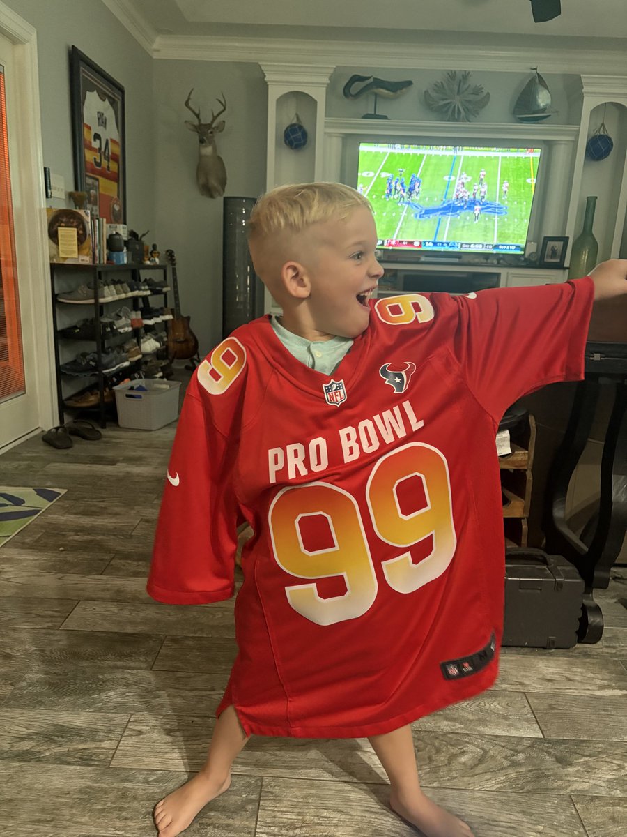 JMCampbell76's tweet photo. Ready for Texans MNF!!!! @PatMcAfeeShow @JJWatt @HoustonTexans @NFL https://t.co/KisJE0e5o8