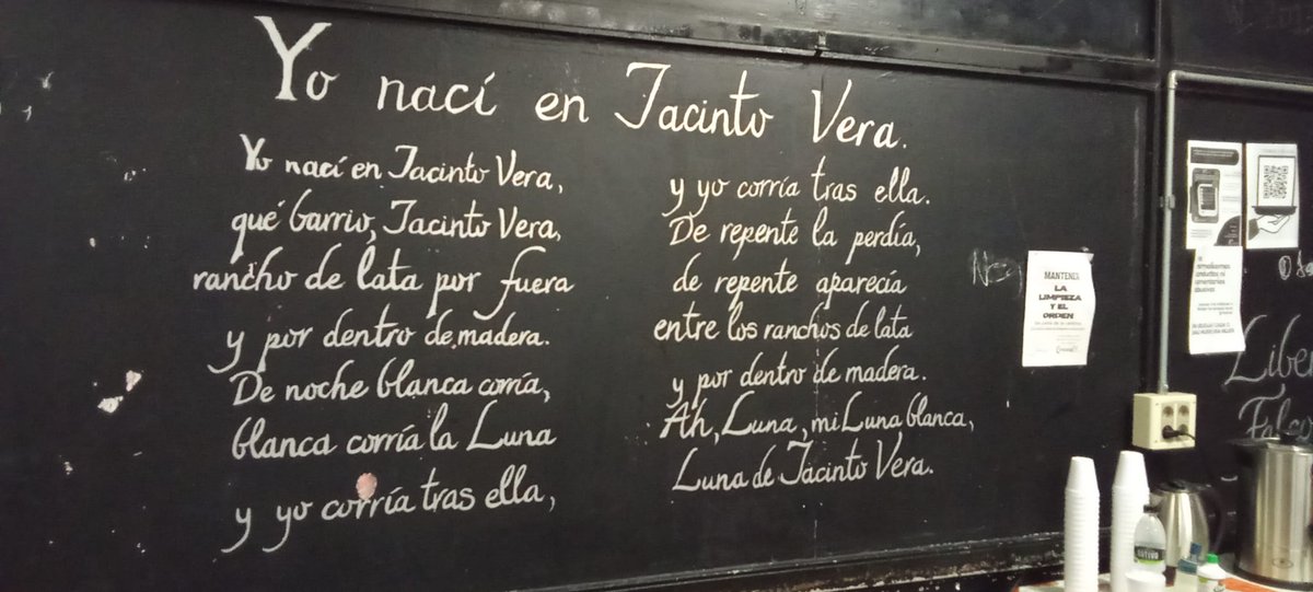 Acabo  de regresar de la visita que realicé hace un momento hoy, lunes 20 de  octubre, al turno nocturno del Liceo 26, "Líber Falco" en el barrio  Jacinto Vera. Un nutrido grupo de estudiantes concurrieron a conversar  conmigo. Intenso y emotivo encuentro.