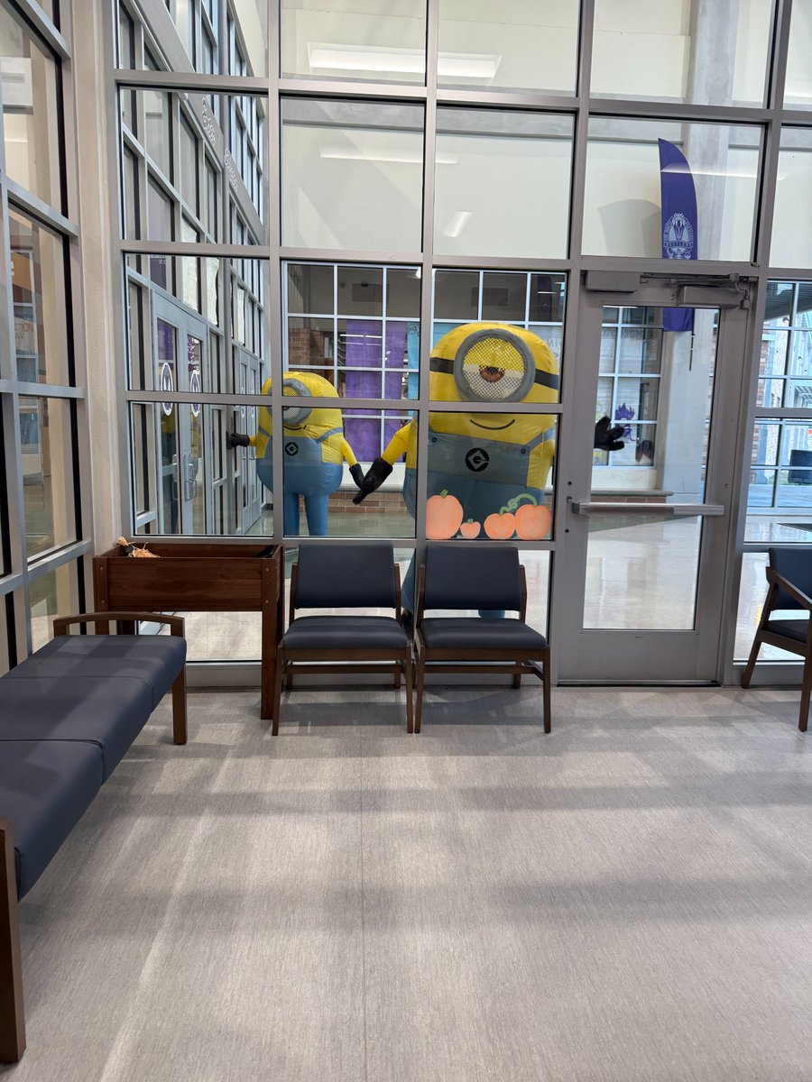 SMHS_SMCISD's tweet image. It’s Homecoming Week at SMHS, and Day 1 was all about Minion Monday!  From classrooms to hallways, our Rattlers showed up in yellow, full of energy, teamwork &amp;amp; school spirit! 

#RattlerPride #HomecomingWeek #LearningInAction