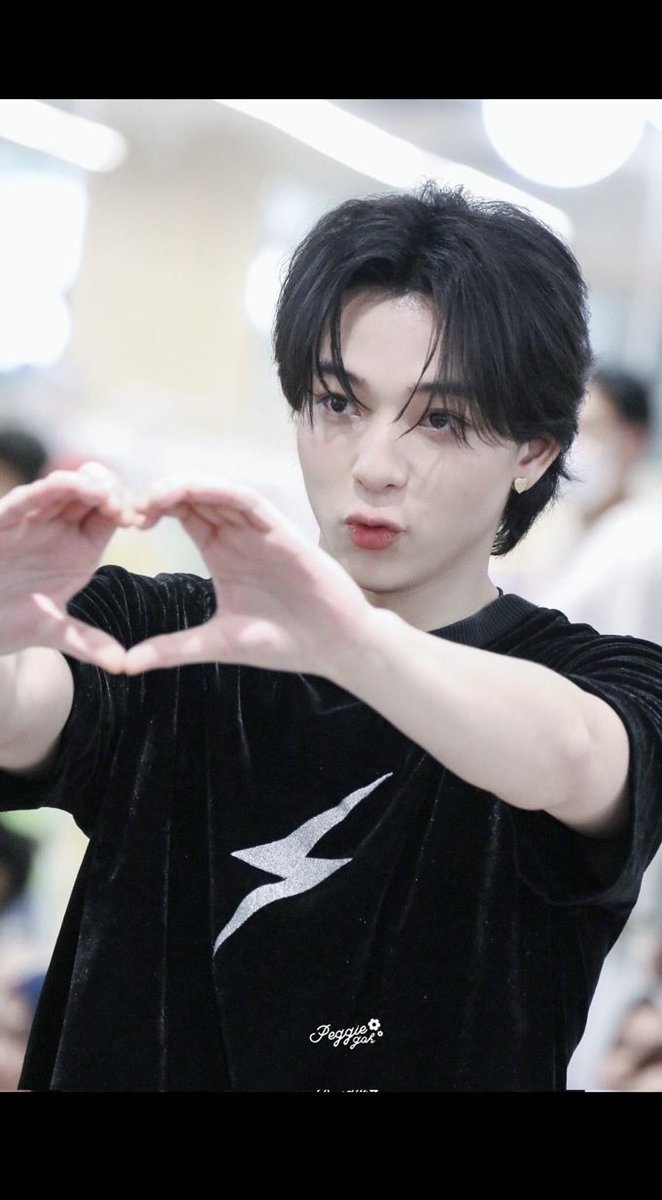 dearlykaaa's tweet image. @basjtr come out of where you are hiding khun 😭 miss you so much
#บาสเด็กอ้วนที่แท้จริง