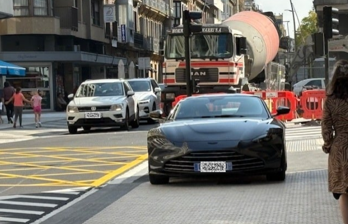 Juanmarimanero's tweet photo. San Sebastián: Si el coche es francés lo toleramos

👇 Leer 1´✅#AQC - @RACVascoNavarro 

https://t.co/R5HGwUG0QN https://t.co/MEE4dSvzhA