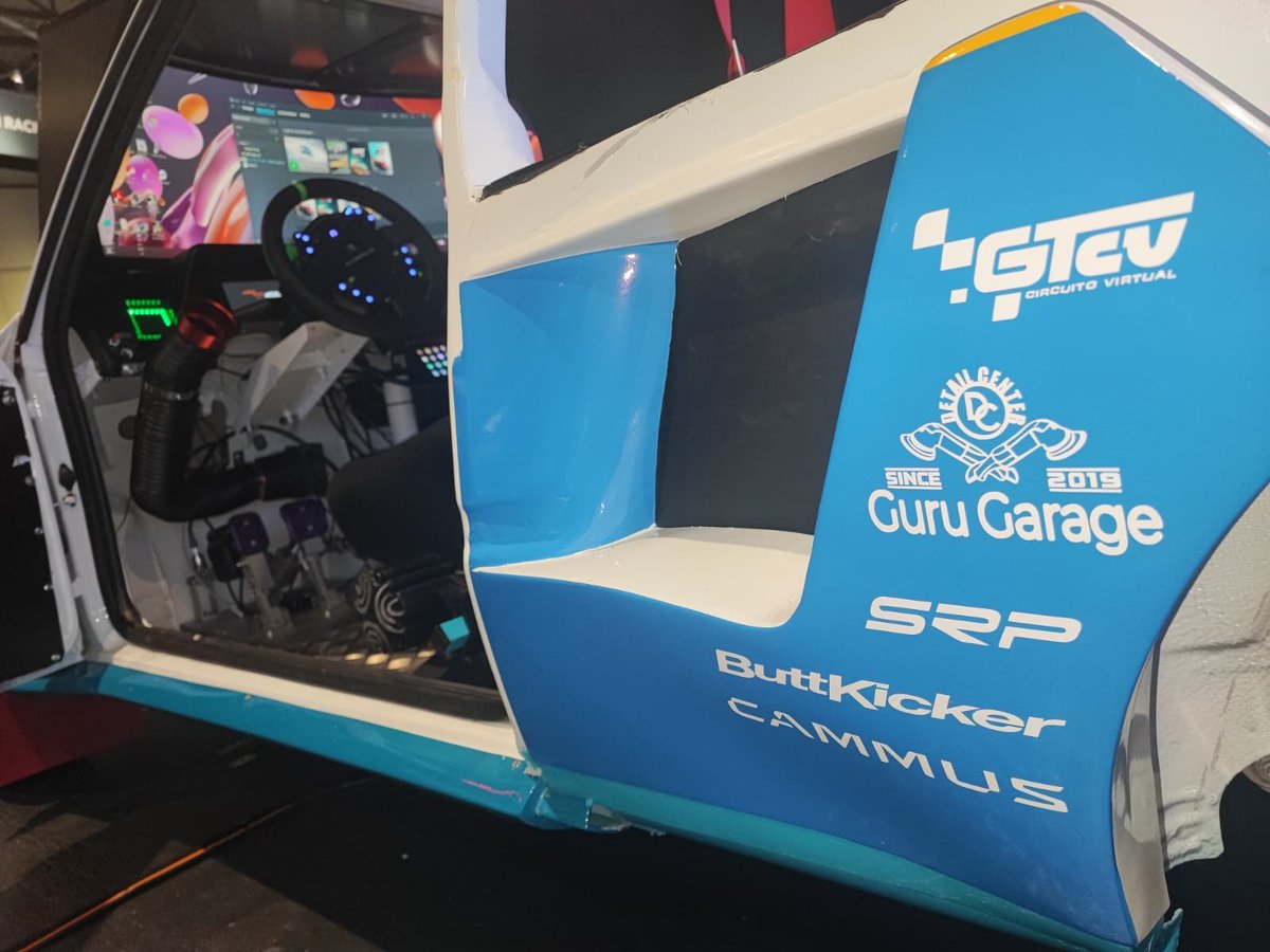 KenLincammus's tweet image. The CAMMUS racing simulator at the exhibition is absolutely captivating! 🤩 Every detail, from the steering wheel to the pedals and handbrake, exudes professionalism ✨, delivering an ultra-realistic racing experience. #CAMMUS #RacingTech #MustSeeAtExhibition #Simracing #Racing