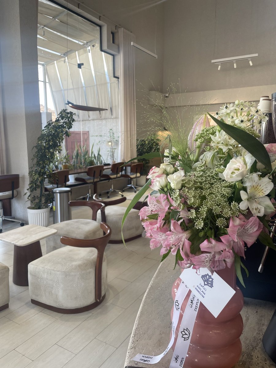 قهوة ☕️ الصباح 

إلى المتأخرين على البصمة: البصمة ما تشتاق إلا للي يتأخرون عنها كل يوم 😂
•صباح النشاط… قهوة رغم الظروف