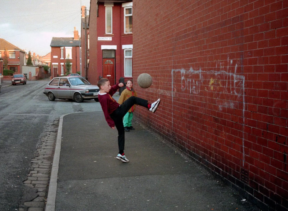 90sFootballUK1's tweet image. Repost if you spent your childhood kicking a ball  into a goal like this. Picture from Moss Side in Manchester in the 90’s. #Manchester