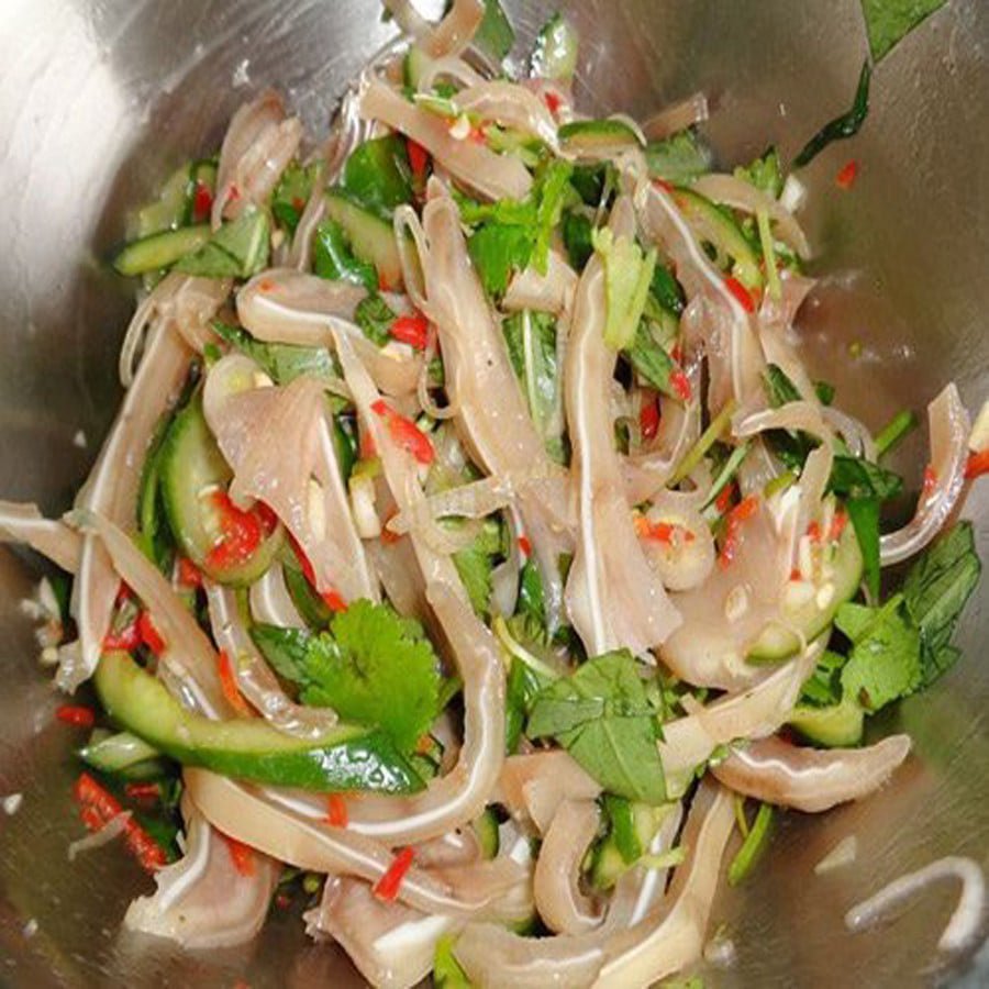 Ăn trưa rồi mà hàng xóm mang cho đĩa này thì làm thế nào ??? 😍🥰😛

Tốn thêm cái bánh tráng nướng thì ngon khó cưỡng, mời cả nhà cùng ăn nhé. 🫢🫢🫢