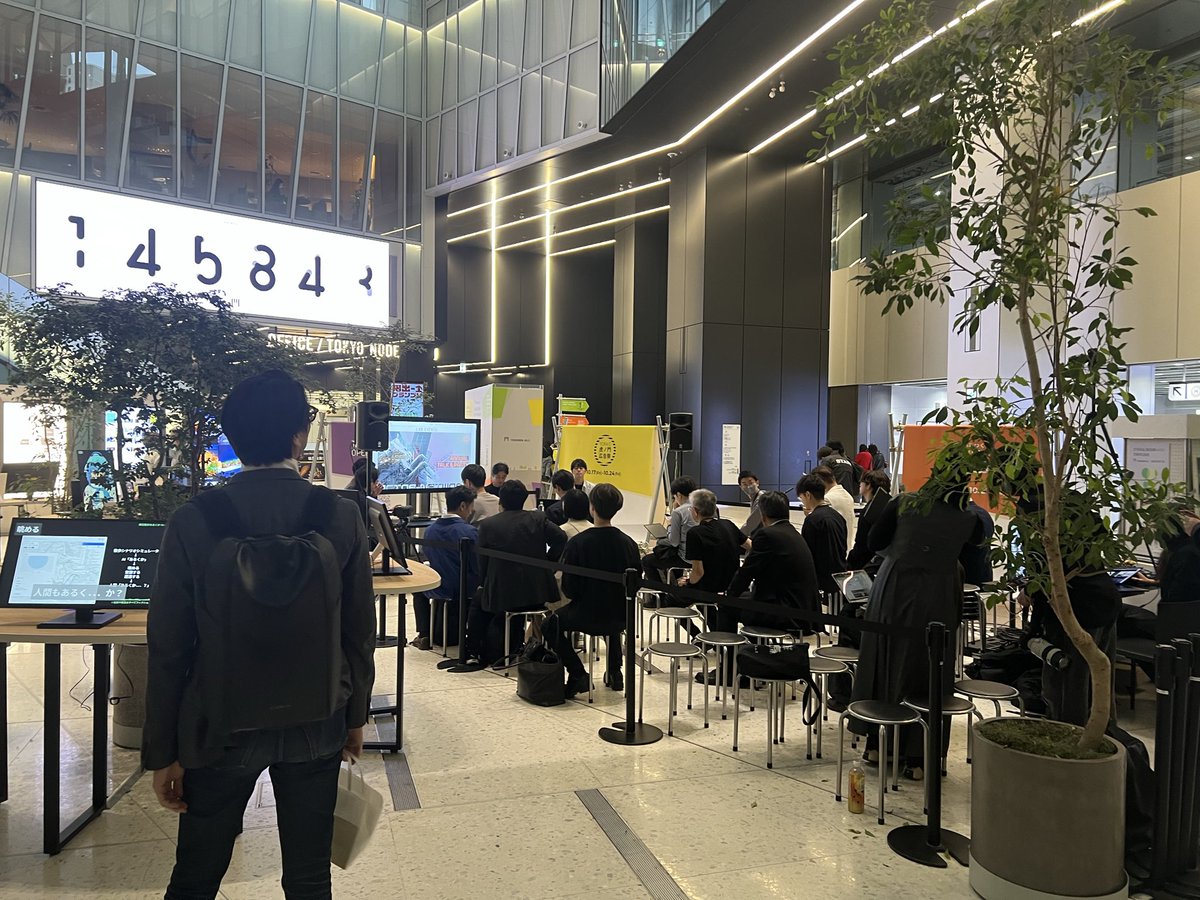 #TokyoNodeLab 
#OpenLab のオープニングトーク始まりました！
これから登壇します！