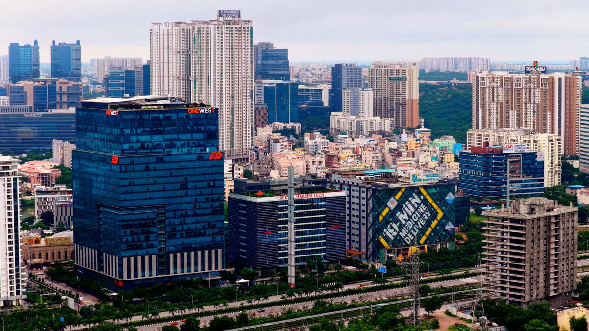 flyingframeshyd's tweet image. Nanakramguda, Hyderabad Drone Shots 📸
@KTRBRS   #HyderabadRealEstate #hitechCity #Development