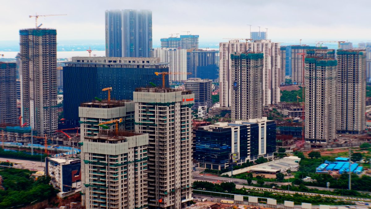 flyingframeshyd's tweet image. Nanakramguda, Hyderabad Drone Shots 📸
@KTRBRS   #HyderabadRealEstate #hitechCity #Development