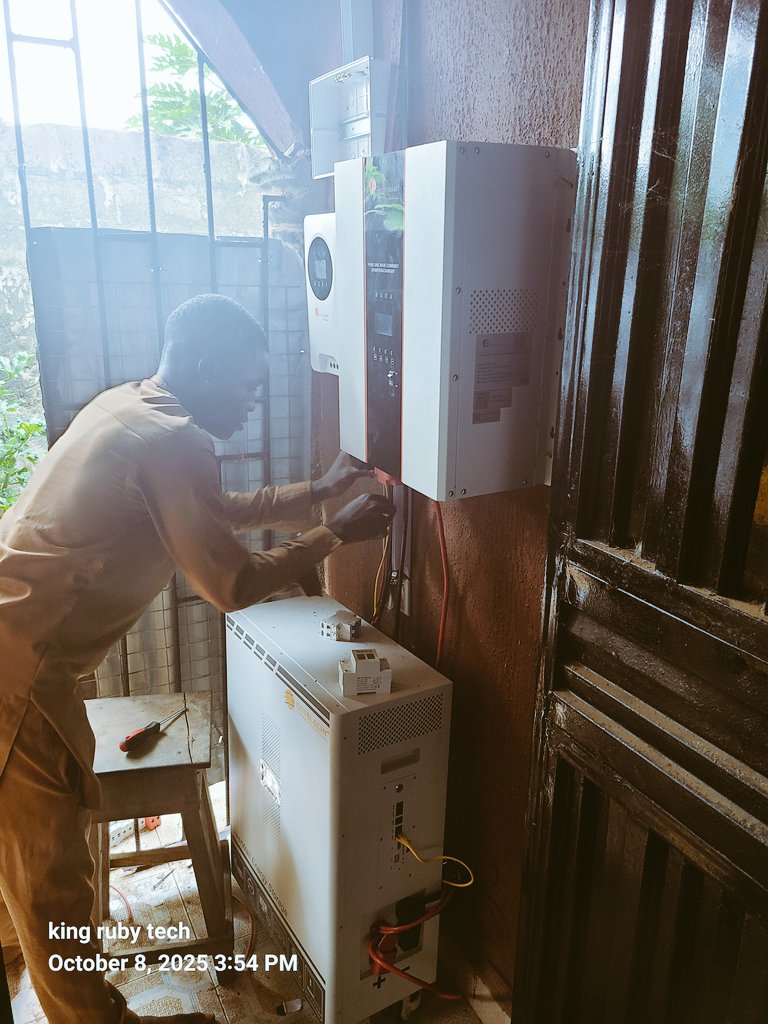 kingrubytech's tweet image. Get 🌞🌄
1 x 7.5kva inverter 
1 x 100a mppt Charge controller 
12 x 550w bifacial solar panel 
1 x 15kwh lithium battery installed by us dm for yours
☎️07067579674 
Gm Damian Regina Olivier Giroud Sean Dyche Blaqbonez's "ACL" Ned Nwoko we will never forget #EndSARS Snapchat…