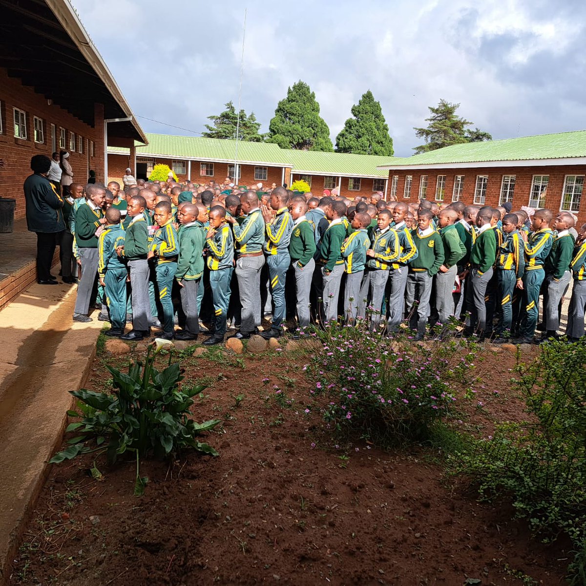 An update from Inkosi Masumpa Primary School, KZN:

Yesterday, learners expressed their gratitude to The Foundation through a heartfelt poem and mini play during assembly. The event was beautifully organised by NSNP Coordinator Mrs. Mvelase and Learner Support Agent Miss Mhlanga.