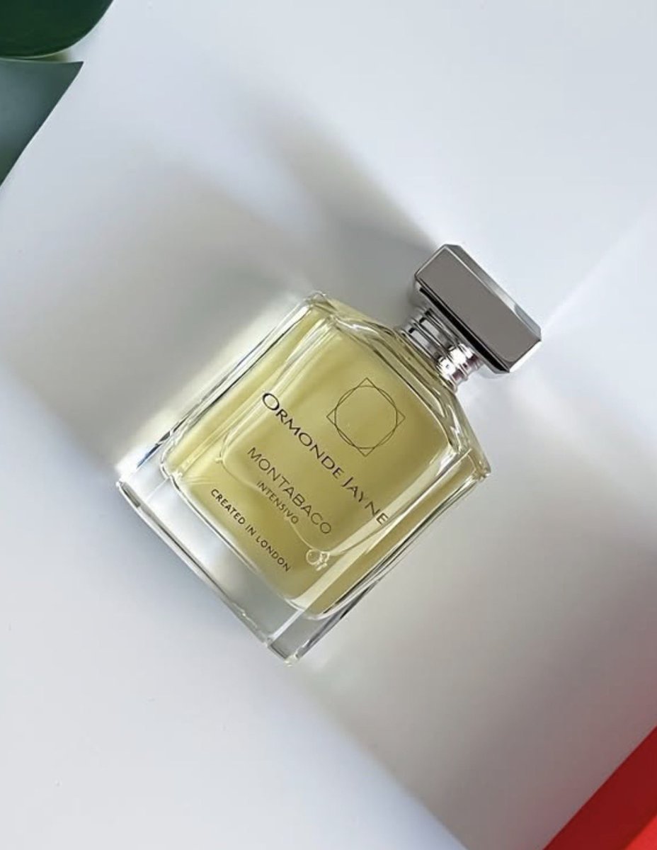 أحد العطور التي تقترب من تحقيق الإجماع 
على حبها
لكل الأذواق 
لكل الأوقات 
لكل المناسبات  
🧡
 #رابطة_عشاق_العطور