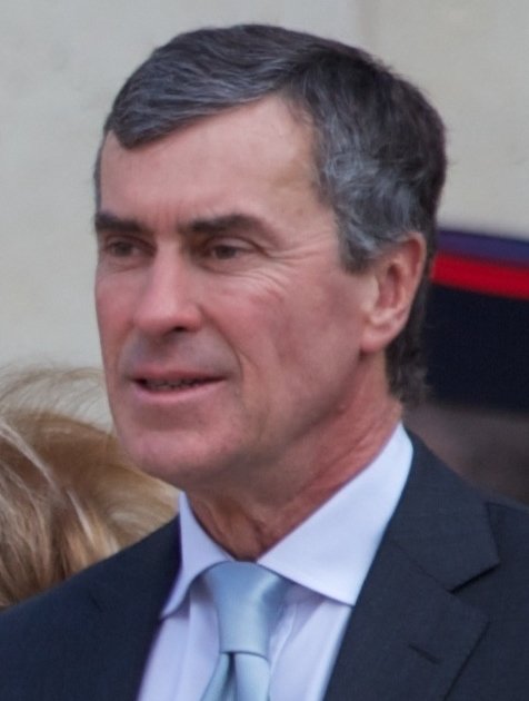 Jérôme Cahuzac n'a jamais été en prison contrairement à Nicolas Sarkozy condamné pour présomption d'innocence et Jérôme Cahuzac a bénéficié de la Justice de la gauche avec le Syndicat de la magistrature de la gauche tout simplement il a été épargné de la prison