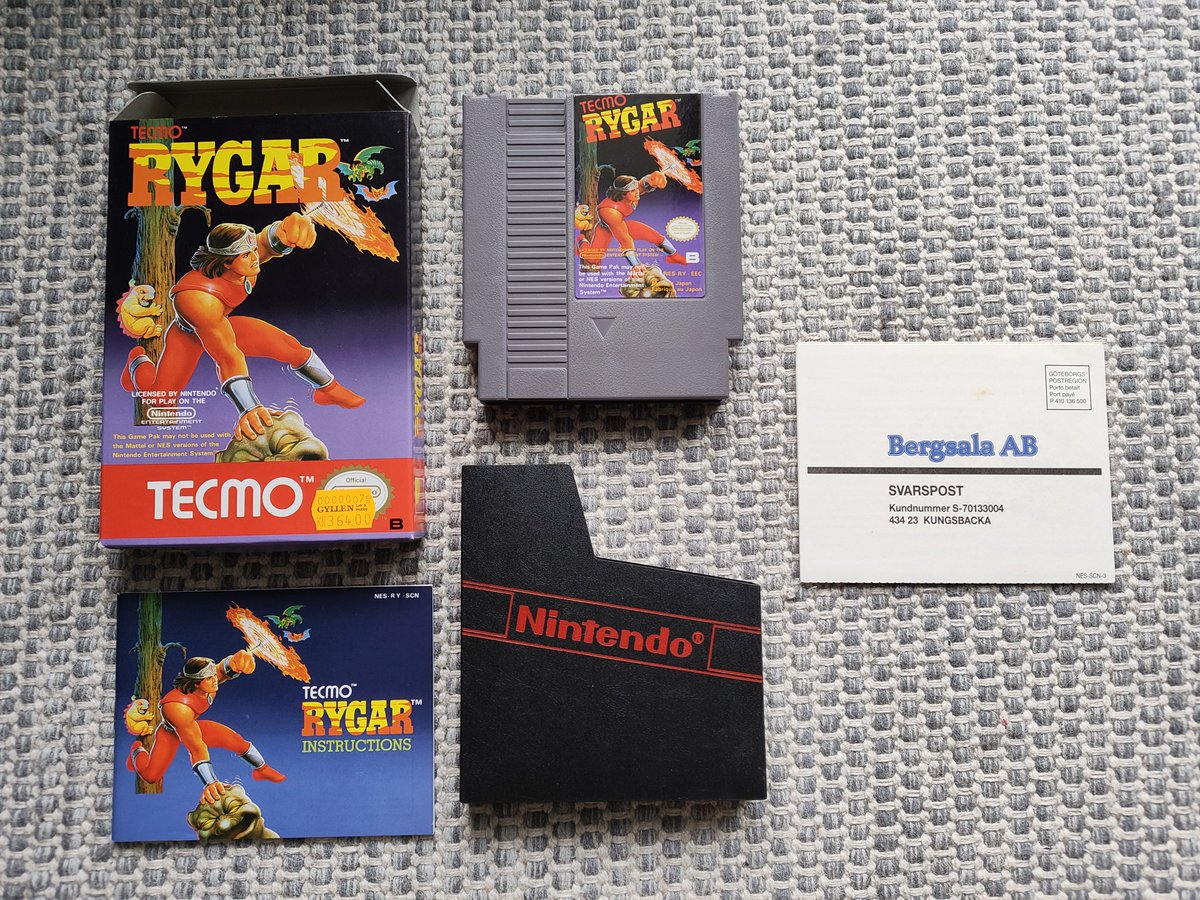 kimpa_85's tweet image. 🌄 Nytt till samlingen! 🌄
🦇 Rygar till Nes.
✅ Version: NES-RY-EEC (00123).
🇸🇪 Release: 1990-03-30 i Sverige.
🖥️ Utvecklare: Tecmo
🚛 Distribution: Bergsala.
🎮 Antal spelare: 1 spelare.
💫 Genre: Action.
🔦 Svårfångad: 8 av 10 i detta skick.
💸 Samlarvärde: 7 av 10 i detta…