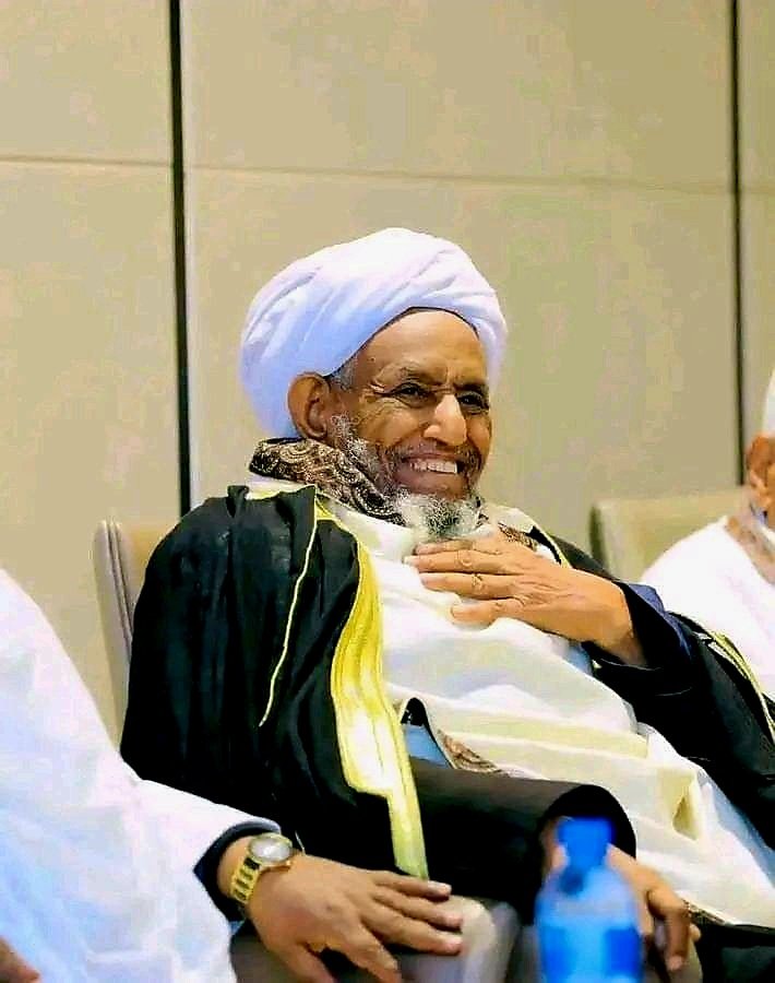 ኢትዮጵያና ህዝቦቿ ትልቅ ደግ አባት አጡ!!

የተቀዳሚ ሙፍቲ ሀጂ ዑመር ኢድሪስ ሕልፈት የፈጠረብን ሀዘንና ድንጋጤ ትልቅ ባዶነት እንዲሰማን ቢያደርግም በክርስቲያን እና በሙስሊም ማህበረሰቦች መካከል የሰላም እና የአንድነት ትሩፋት ሌጋሲያቸውን ግን