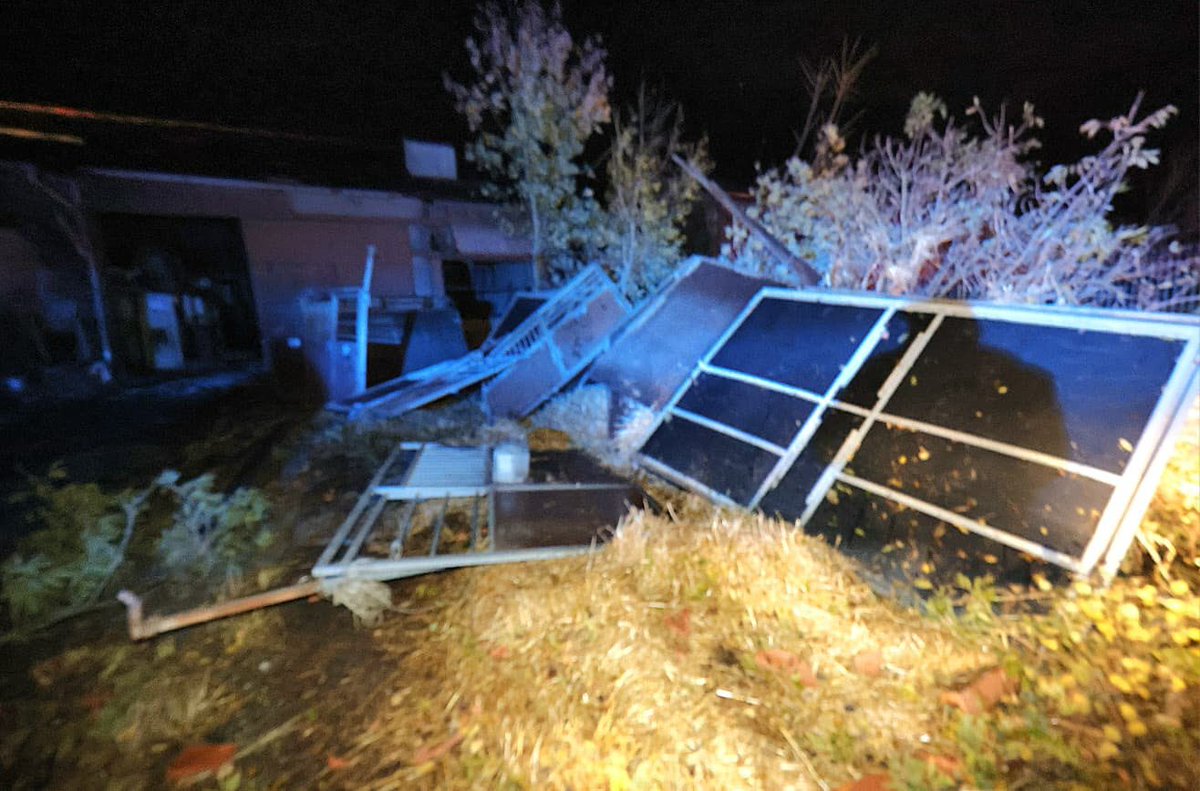 lerepu's tweet image. Toitures arrachées, arbres déracinés... Une tornade fait des dégâts à Chambley-Bussières 

➡️ c.republicain-lorrain.fr/faits-divers-j…