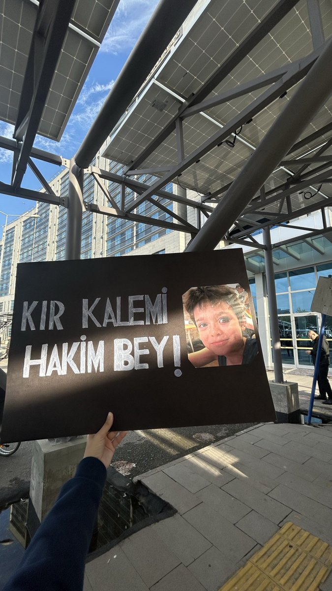 Merals2004's tweet photo. #SokaktaKatilİstemiyoruz https://t.co/rTIrdxv6hH