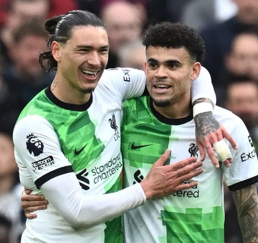 Might of missed a few goals but these two work rate was far better than Mo !!