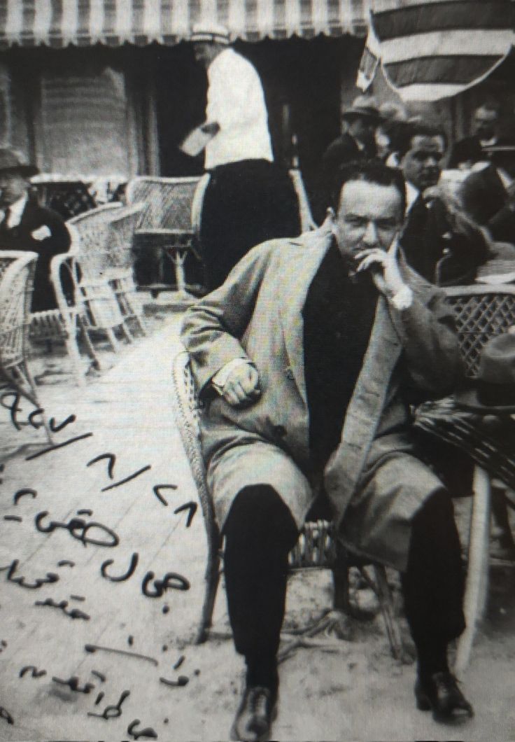 "Ben Türk değilim, benim kimliğimi tanıyın" diyene yapılması gereken tek şey, onu Türk sayan nüfus kağıdını yani kimlik belgesini elinden alıp, "Tamam, şimdi istediğin kimliğe bürün, git kendine başka bir yer bul" demektir!