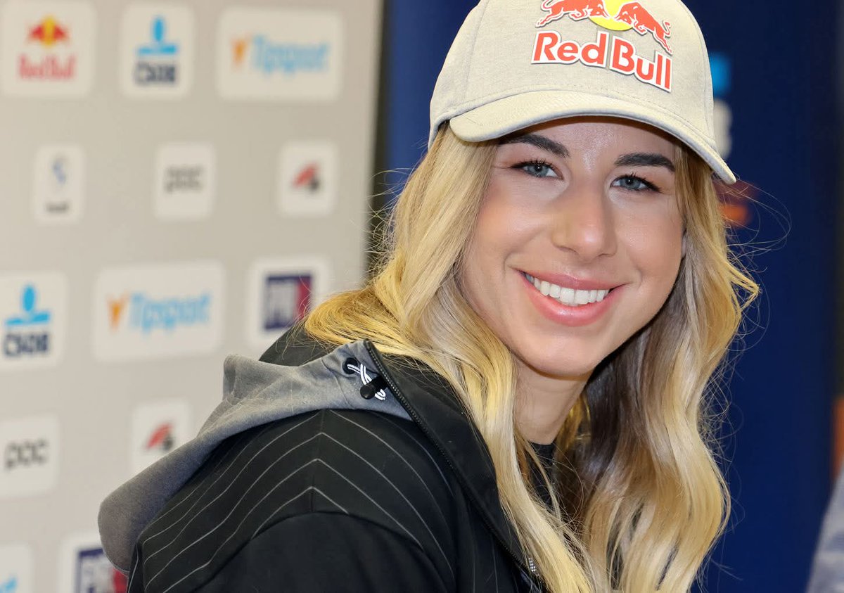 Na olympijských hrách v Itálii se Ester Ledecké v jeden den kryjí obě její disciplíny ☝️ Nakonec zvolila snowboard 🏂 na kterém už dvakrát slavila zlato. Naděje, že stihne i sjezd na lyžích, ale ještě neumřela 🍀 

 Více v článku na našem webu 👉
ascdukla.com/aktualita/lede…

📸 CPA