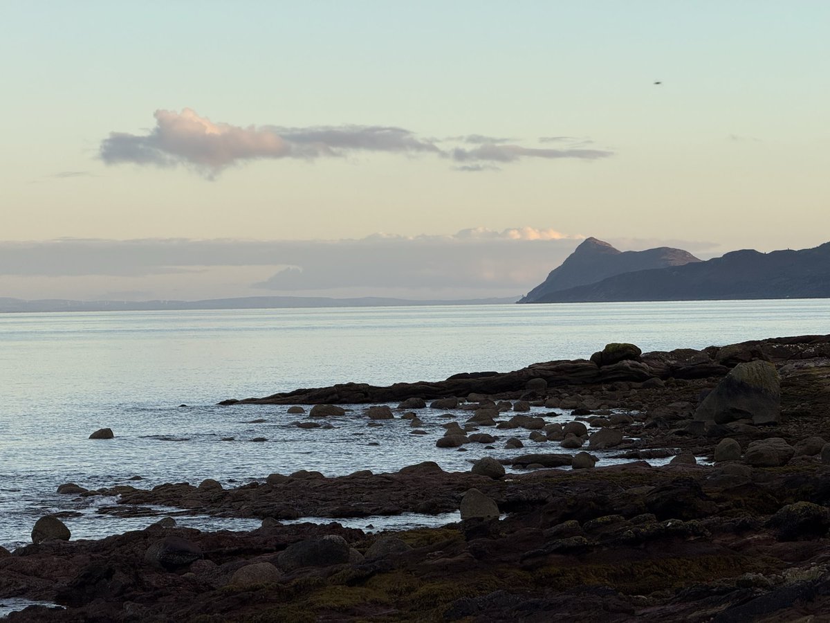 Lovethisland_'s tweet image. Corrie. Isle of Arran.

“Come away with me, in the night …”

#clydeislands #Scotland