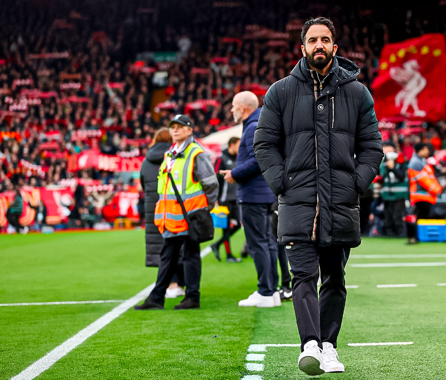 SimplyUtd's tweet photo. 🚨 List of managers who have won away at Anfield and the Etihad in the last five Premier League seasons:

- Ruben Amorim

End of list. https://t.co/PgqPWeZaPT