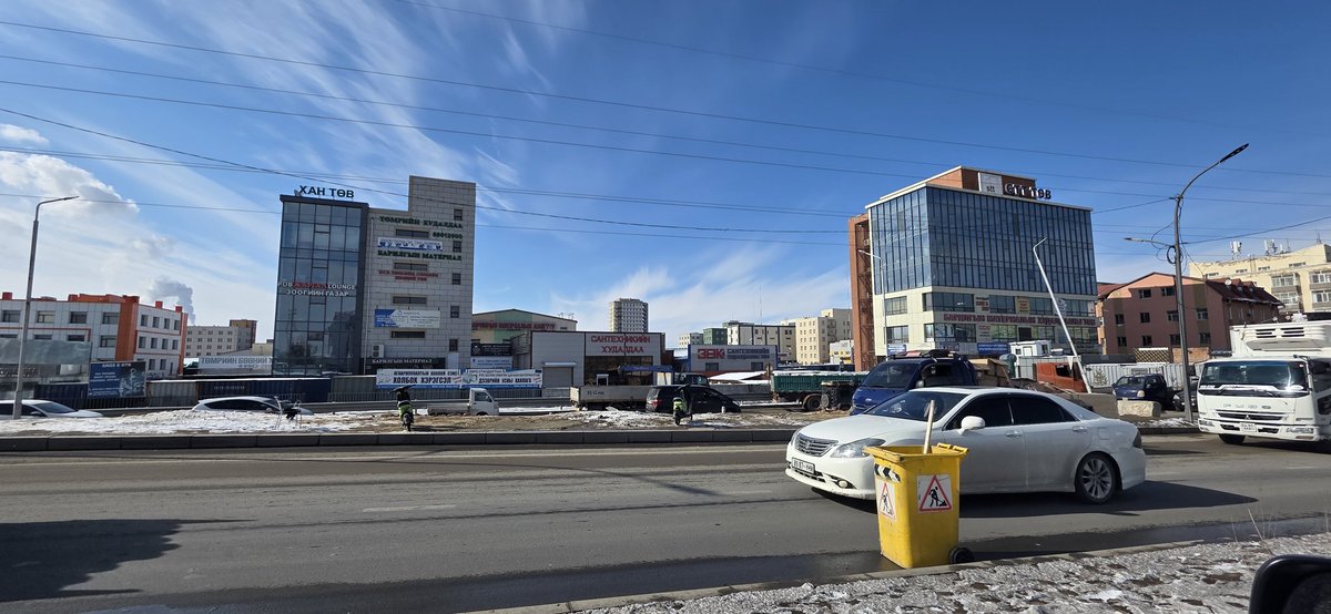 Зиак 3жин гүүрэн дээр зарагддаг элс хайрга алга болсон. Сайхан эмх цэгцтэй болох байх