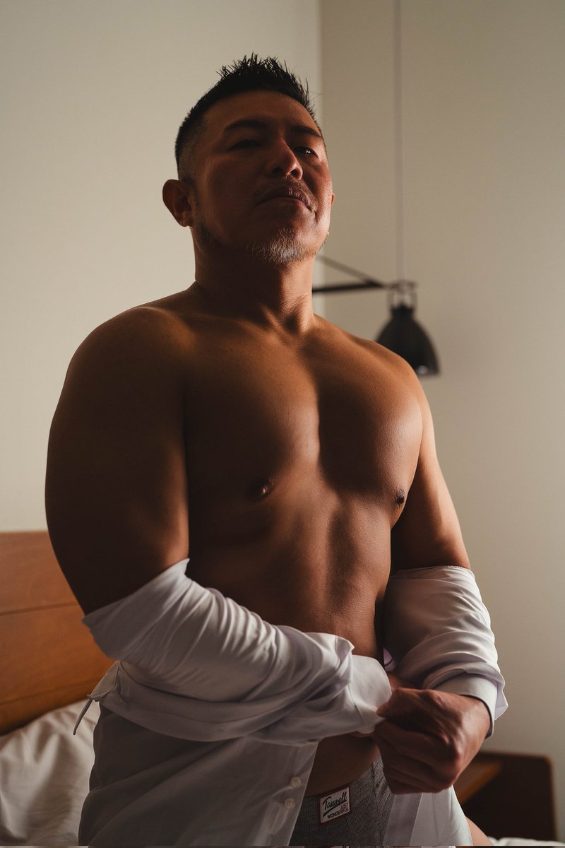 aouniuni's tweet photo. 都内某所にて
朝苔さんに
撮影して頂いたシリーズvol.1

今回はじめて
ご一緒させて頂くので
最初は緊張してましたが
柔らかい雰囲気の方で

気付けば笑いながら
あっという間の撮影でした

楽しい撮影の合間にも
しっかりとした拘りを感じ
凄く刺激のある
素敵な時間になりました

PHOTO BY @asaKoke https://t.co/Wq2pga44tC